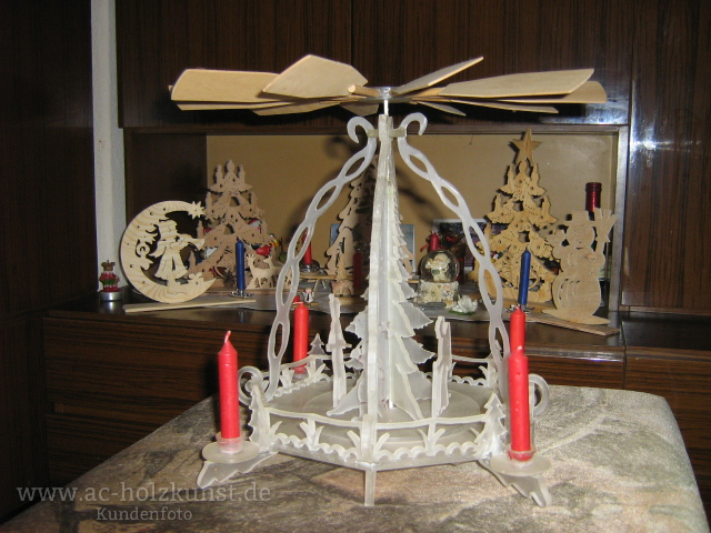 Laubsägearbeit Tischpyramide Plexiglas