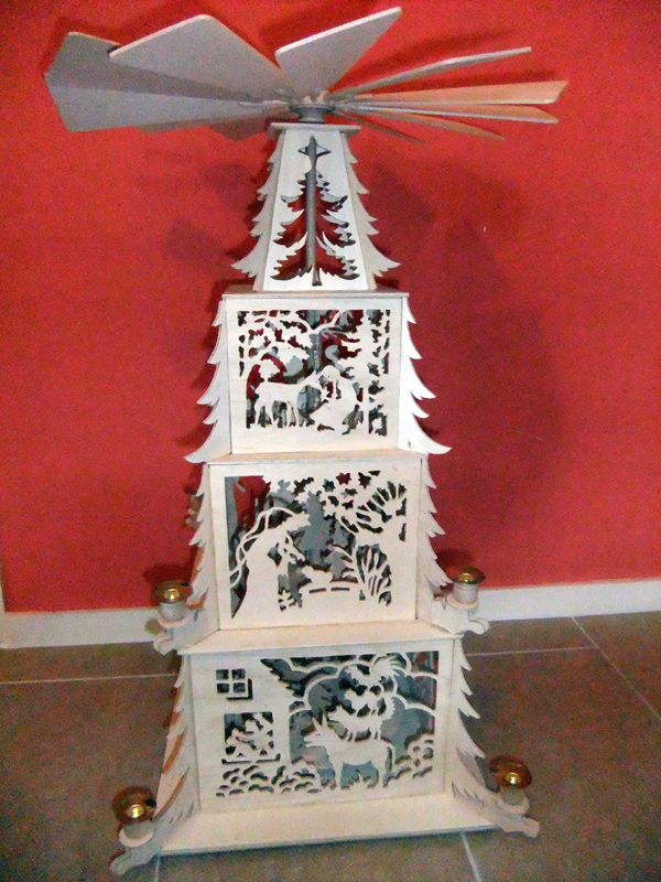 Holtzarbeit große Weihnachtspyramide