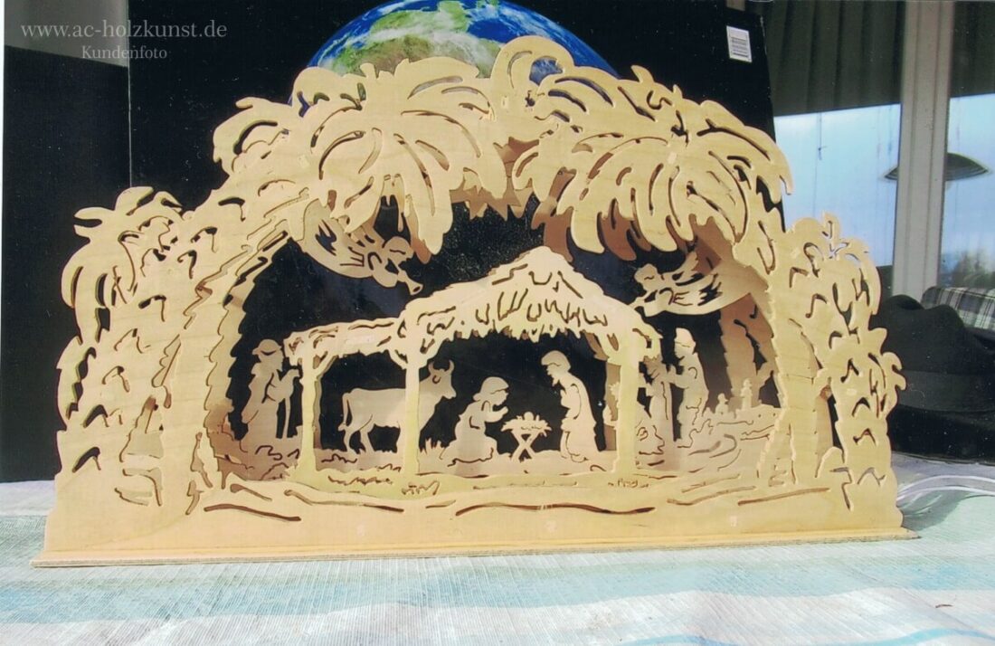 laubsaegearbeit schwibbogen heilige familie